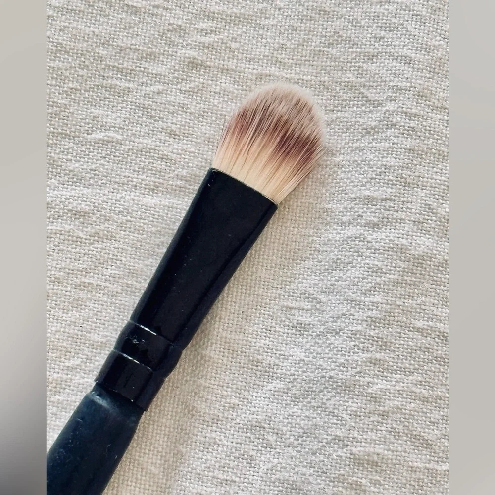 STUDIO BASICS Concealer Makeup Brush